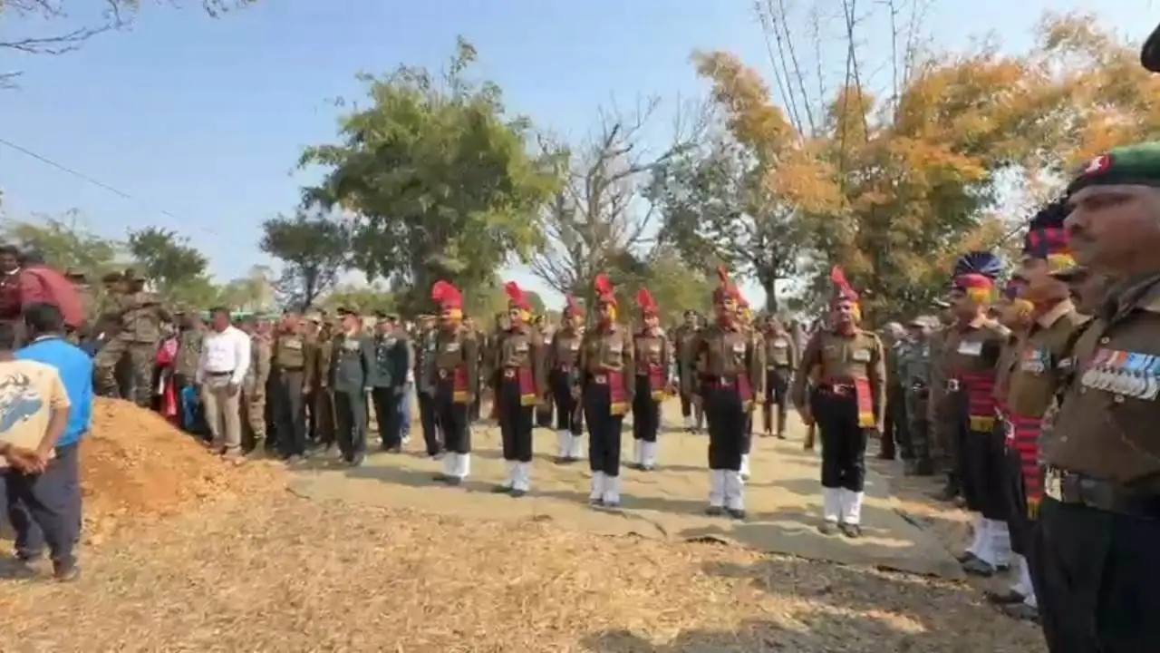Ranchi’s Braveheart Ajay Lakda Laid to Rest Amid Tears